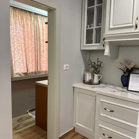 Gega Apartment's 1 * Kamëz